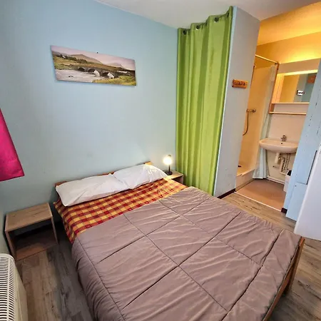42m², 2 Pieces + Cabine, 6-8 Pers, Coeur De Station, Proche Pistes Et Commerces - Fr-1-265-195 Apartment *